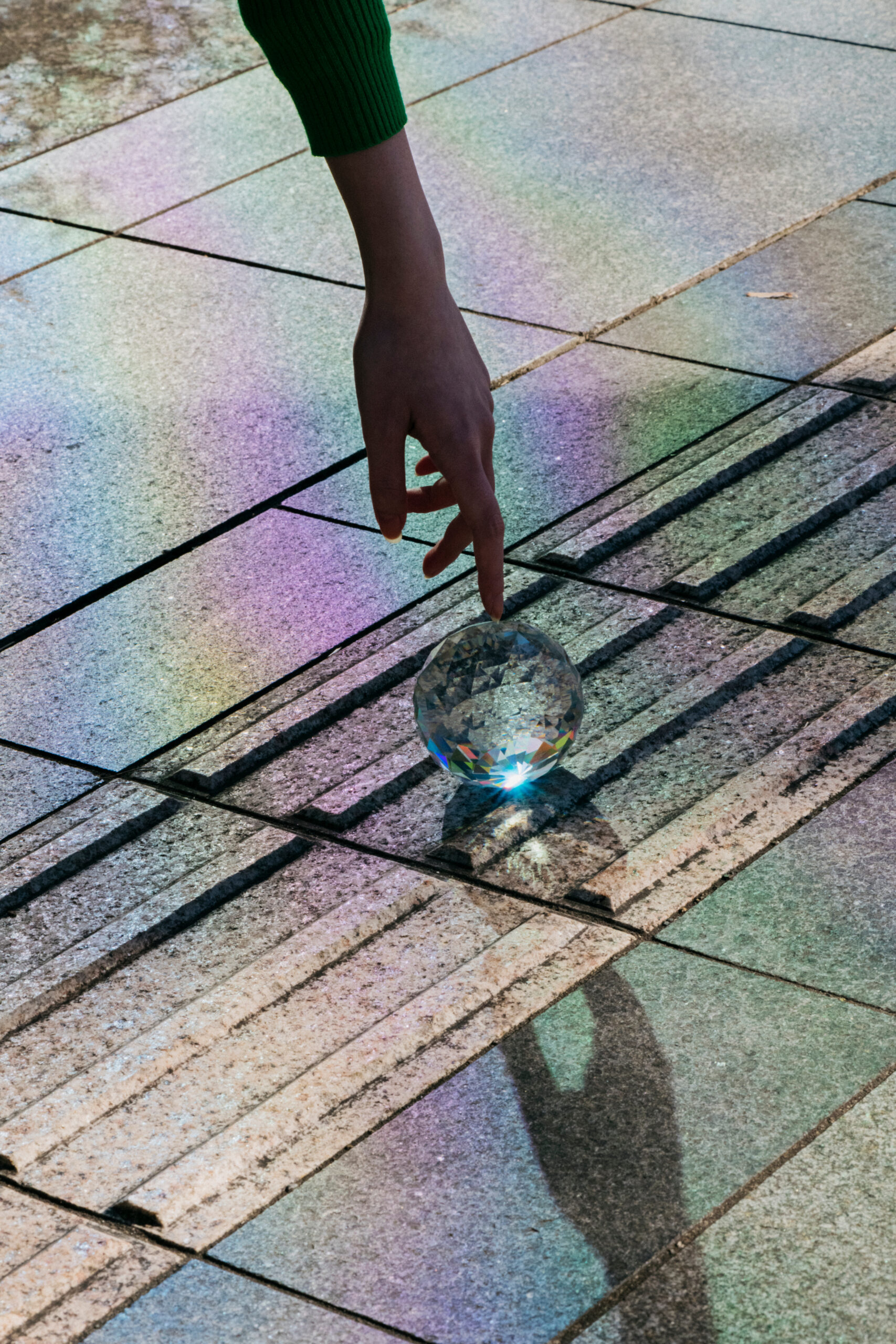 220109_City lights, hands_1061